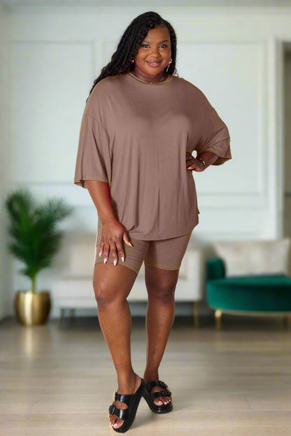 Oversized tee and bike shorts set - Basic fit girl wardrobe essentials!
