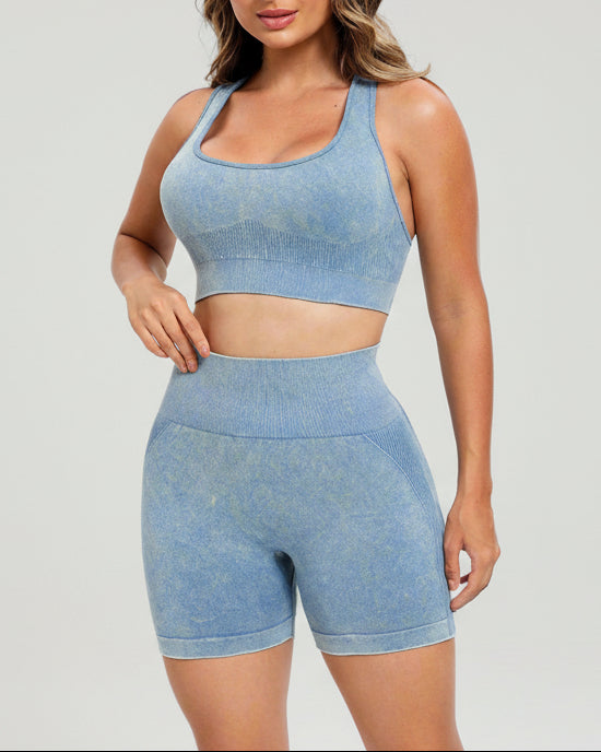 Activewear set for women, ideal for workouts