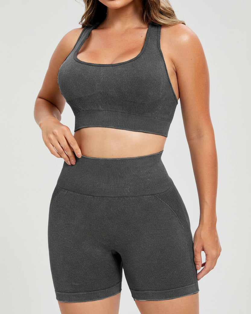 Activewear set for women, ideal for workouts