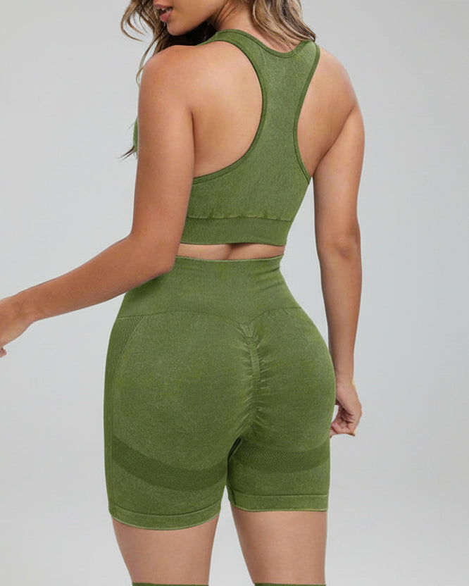 Activewear set for women, ideal for workouts