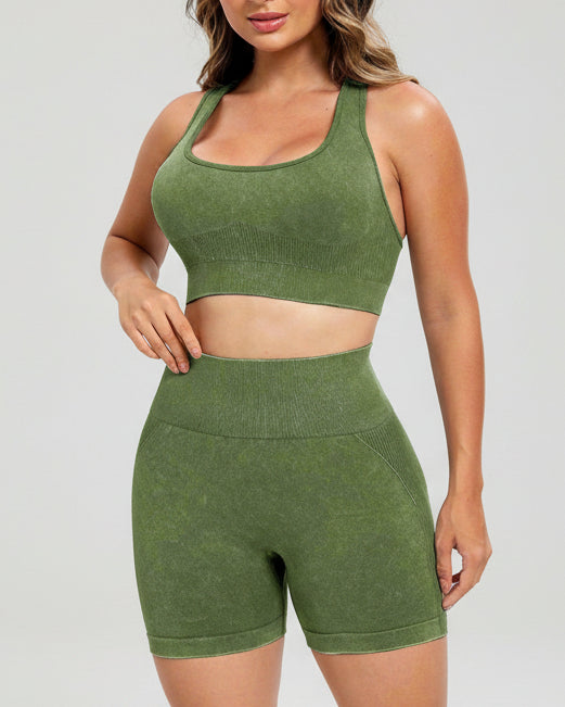 Activewear set for women, ideal for workouts
